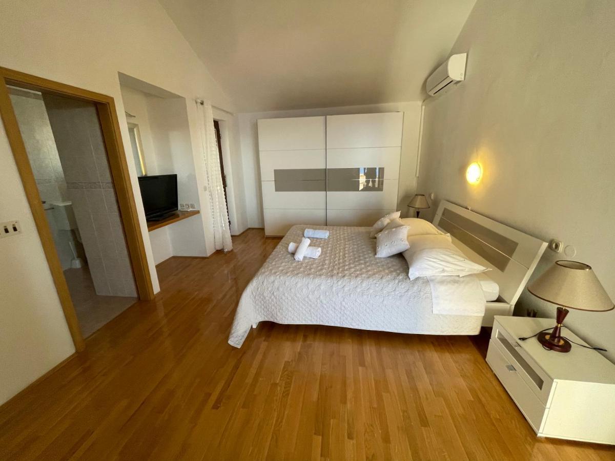 Luce Apartment Kali Exterior photo